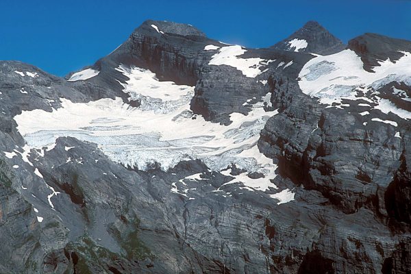 12. Le glacier du Ruan (Haut Giffre) occupe un petit cirque glaciaire © CNM