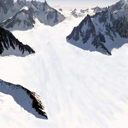 Reconstitution du bassin de la Mer de Glace.. A gauche : en 1997 ; à droite : au dernier maximum glaciaire.