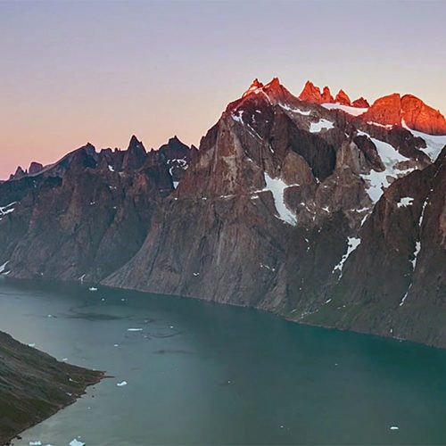 Le fjord Tasermiut mesure près de 70 km de long et est situé à la pointe sud du Groenland.