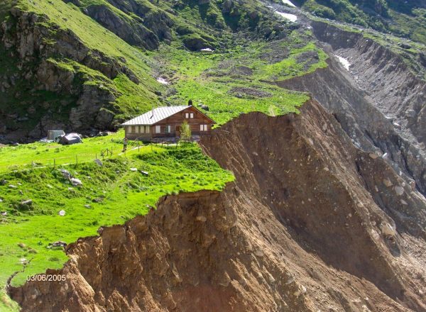 Démantèlement de la moraine latérale droite du glacier inférieur de Grindelwald (alpe de Bäregg)